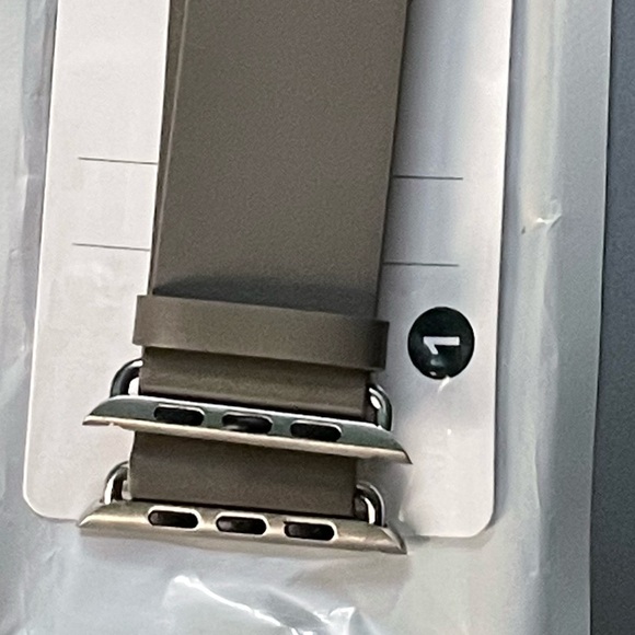 Brand new leather Apple Watch band - Picture 7 of 10